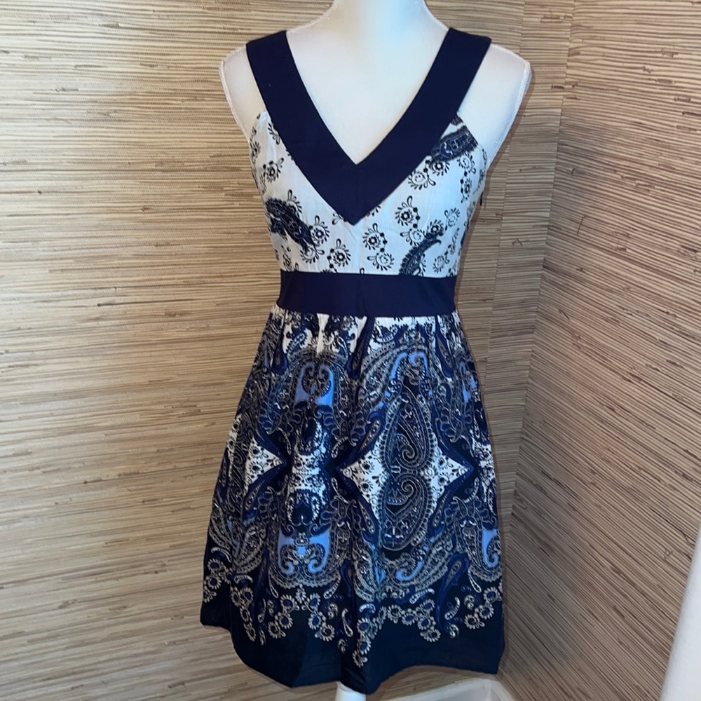 Emmelee navy & white small cotton lined v- neck sundress EUC!